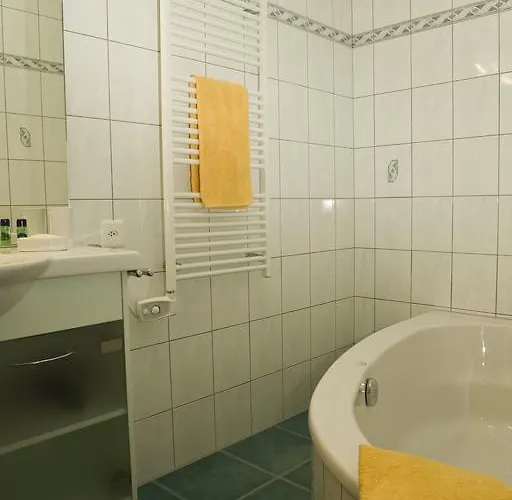 Residenz Iris ロイカーバード