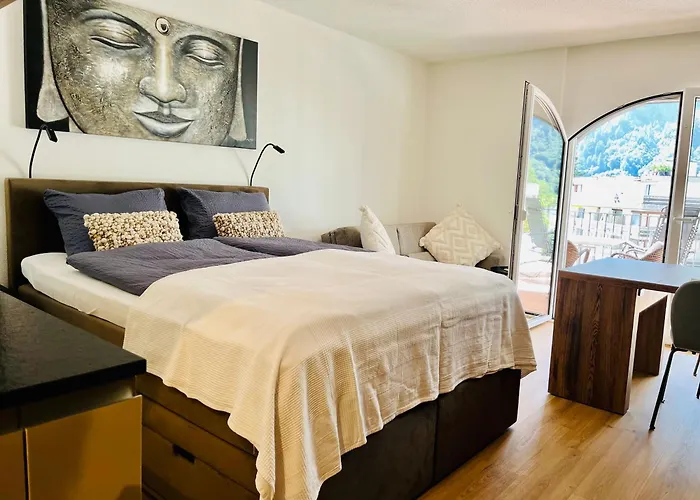 Residenz Iris ロイカーバード